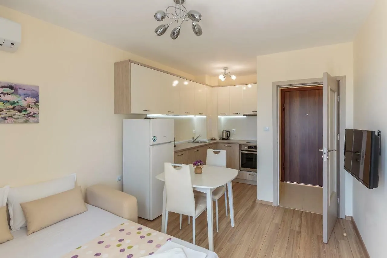 ** Aparthotel Helios Luxury Apartments Primorsko Bulgaria