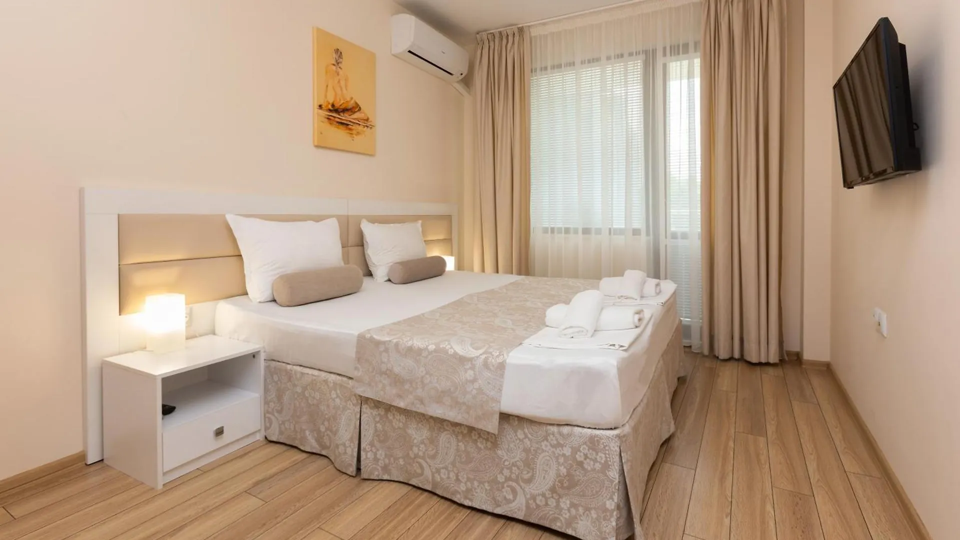 Helios Luxury Apartments Primorsko Aparthotel